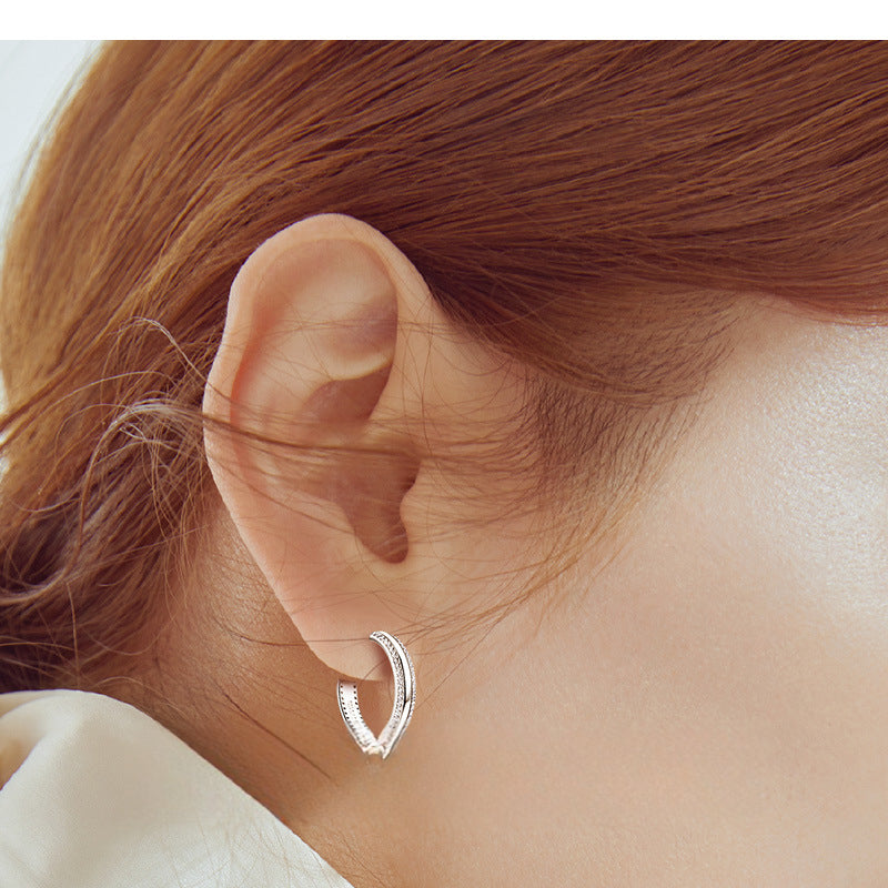 Rear view of Luckinging hypoallergenic dangle earrings