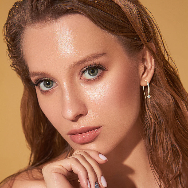 Luckinging Huggie Earrings elegant angle