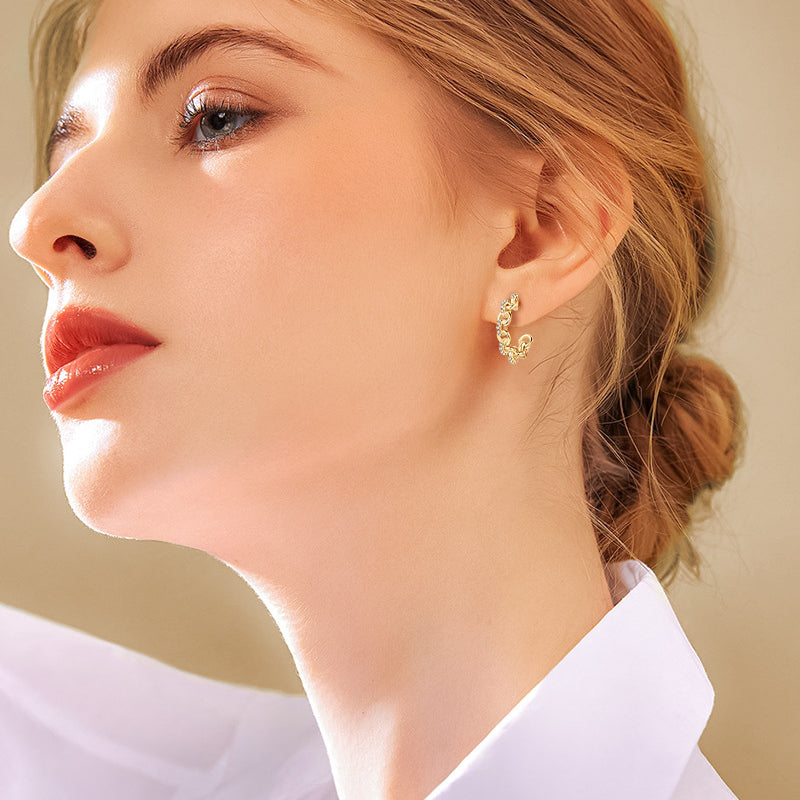 Luckinging Moissanite Chain Earrings with model ear