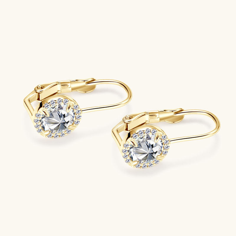 Image showing the hanging and curved style of the Luckinging Nap Earrings