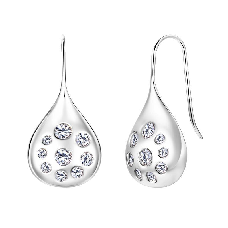 Shimmering effect of the teardrop gemstones under soft lighting