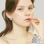 Simple yet elegant leaf design stud earrings