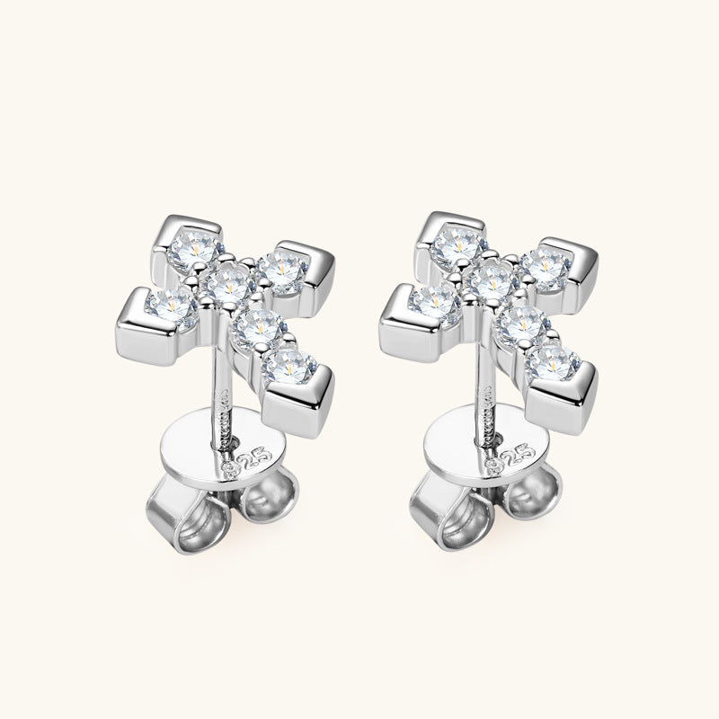 Close up detail of brilliant moissanite stone in silver setting